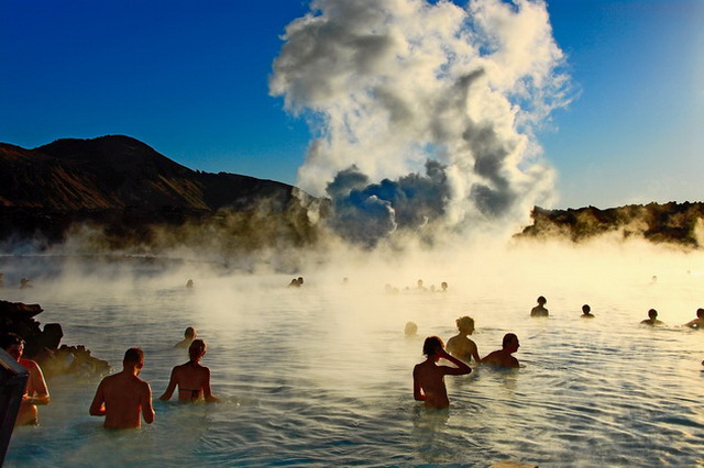 Водные развлечения в Голубой лагуне, Исландия