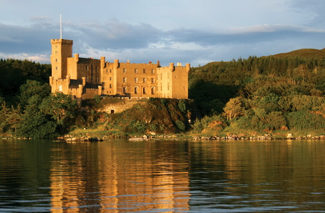 Известные замки Шотландии - Данвеган на острове Скай