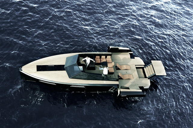 Катер с футуристическим дизайном - Evo 43 от Evo Yachts