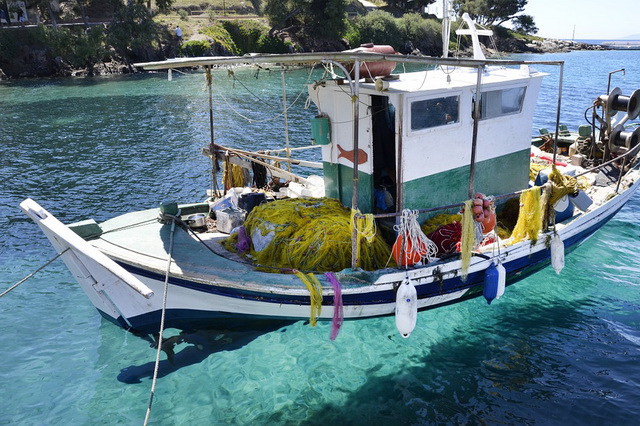 Яхтинг в Греции можно совместить с увлекательной морской рыбалкой