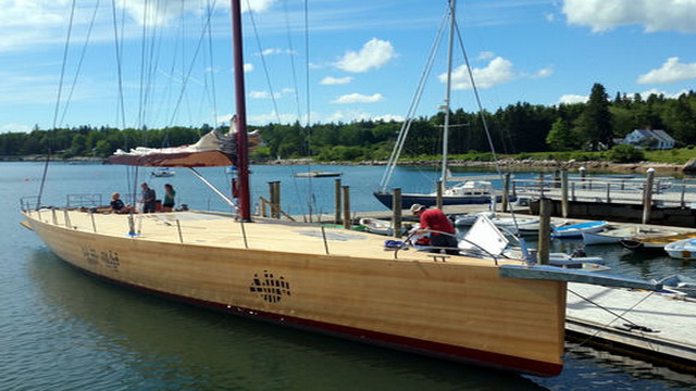 Парусная яхта Фрэнка Гери была построена на верфи Brooklin Boatyard