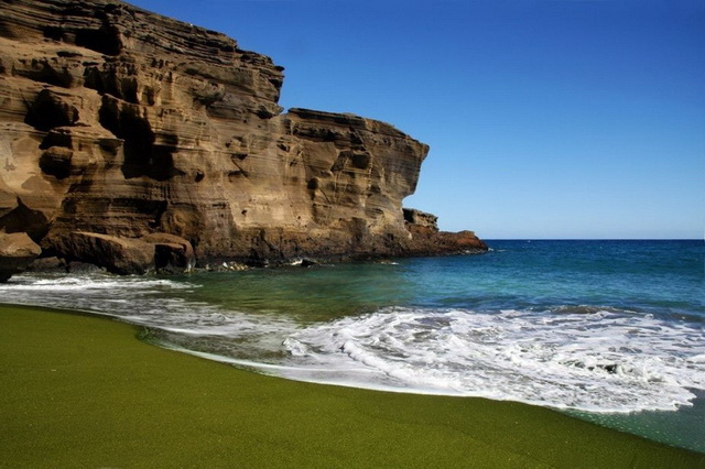 Зелёный пляж Папаколеа, Гавайи