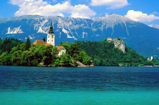 Бледское озеро и остров Блед в Словении