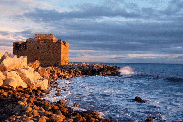 Пафосский замок на Кипре