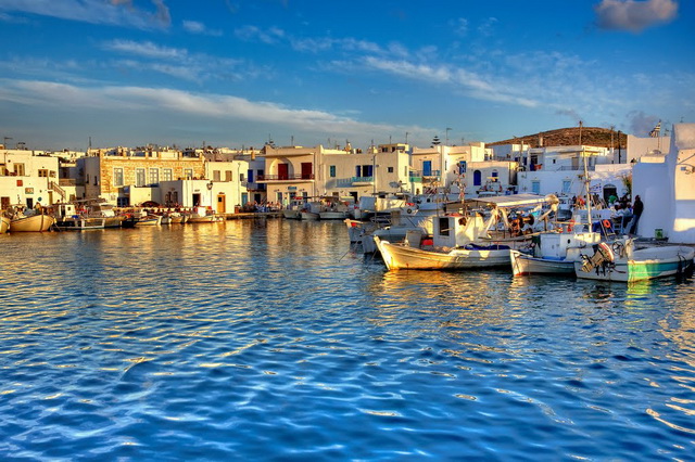Плавание на греческом острове Парос
