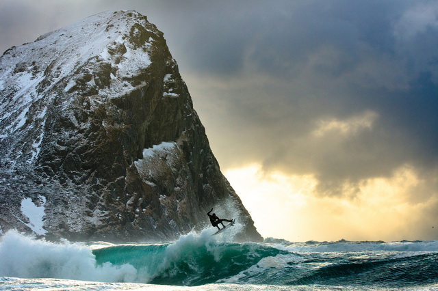 Серфинг в фотографиях Криса Буркарда