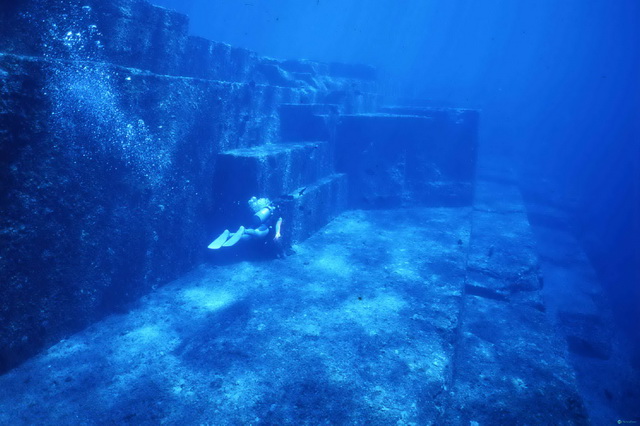 Подводные храмы Махабалипурам в Индии
