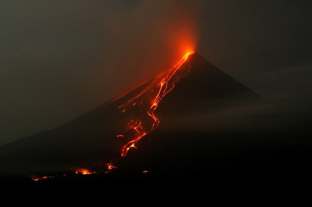Самый маленький в мире действующий вулкан - Тааль на Филиппинах