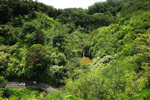 Путешествие к водопадам Мауи по трассе Хана